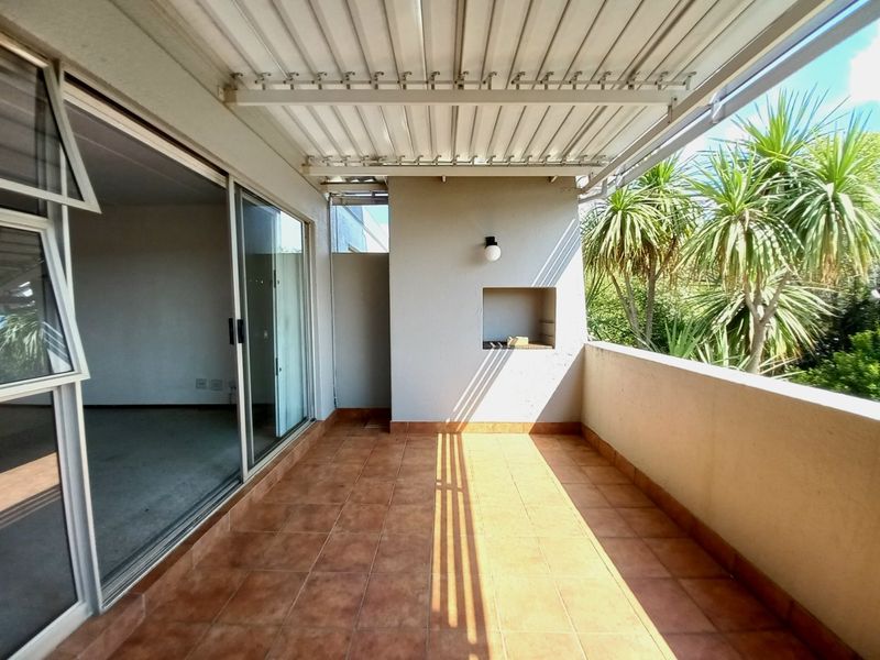 Chic Edenvale Apartment with Secure Living and Balcony - Photo 7