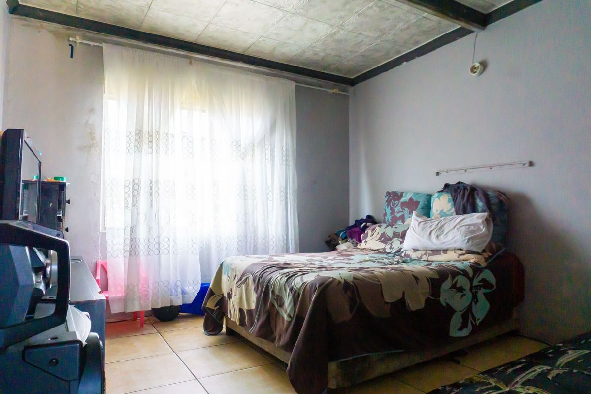 Charming 2-Bedroom Flat Available in Riverlea - Photo 4