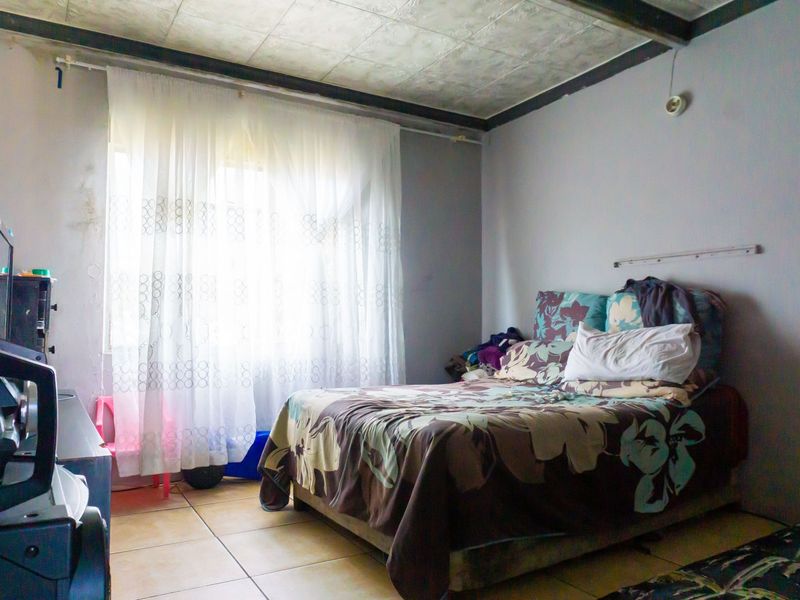 Charming 2-Bedroom Flat Available in Riverlea - Photo 4