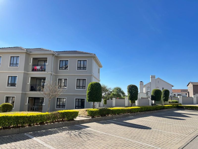 Spacious 2 bed 2 bath Ground floor Executive Apartment - Photo 5