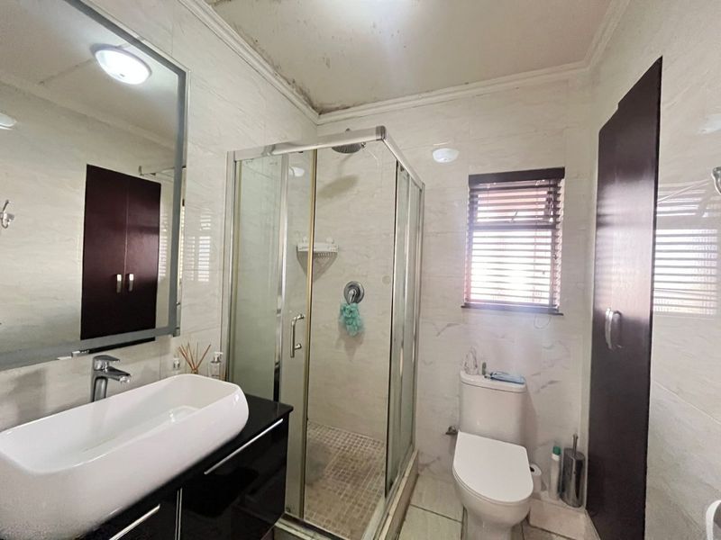 Spacious 2 bed 2 bath Ground floor Executive Apartment - Photo 7