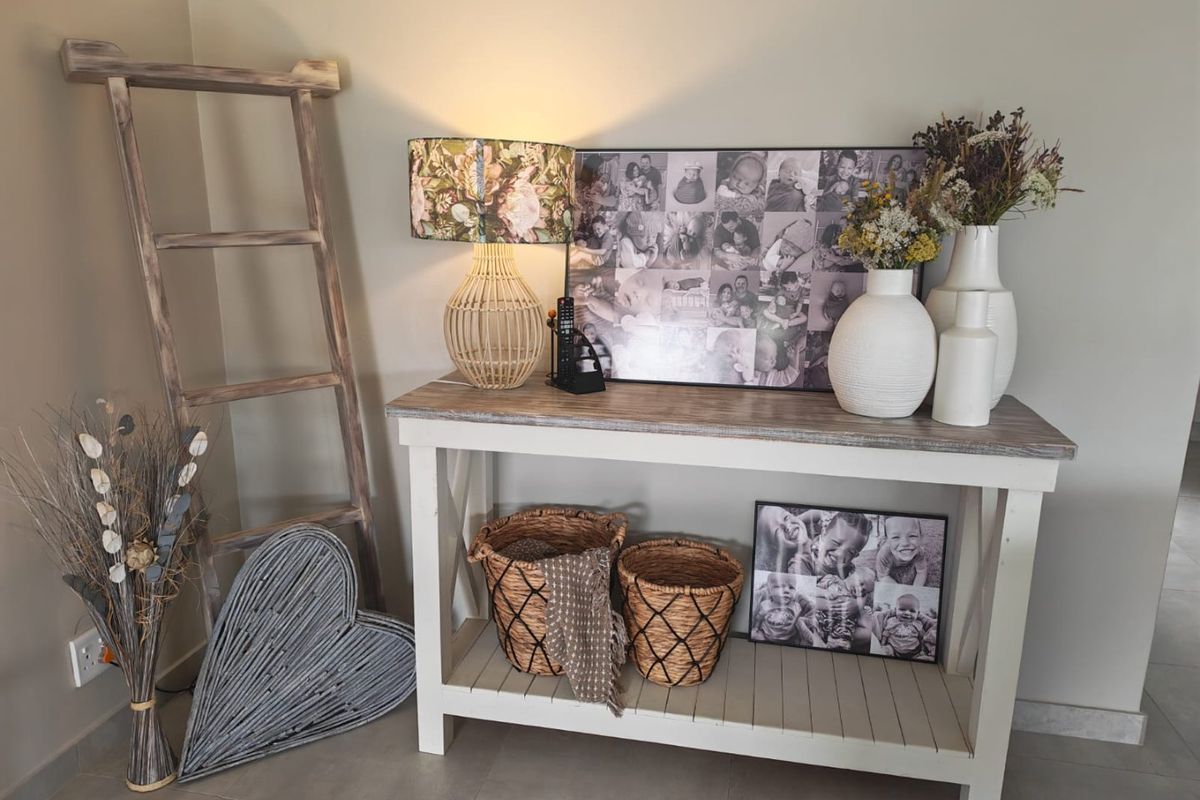 Spacious Flamwood Townhouse with Secure Living - Photo 5