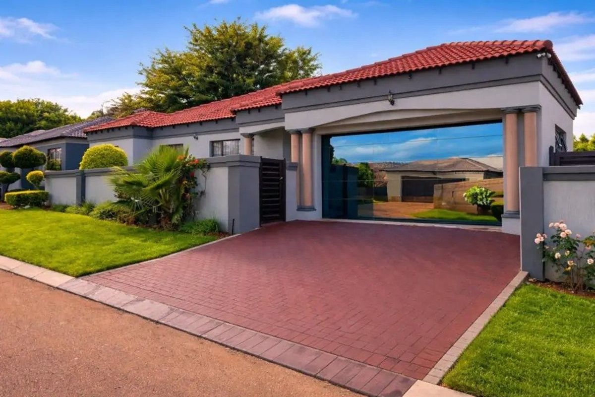 Villa Lantana Pretoria north 3 bedroom property  - Photo 2