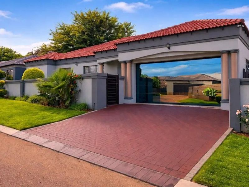 Villa Lantana Pretoria north 3 bedroom property  - Photo 2