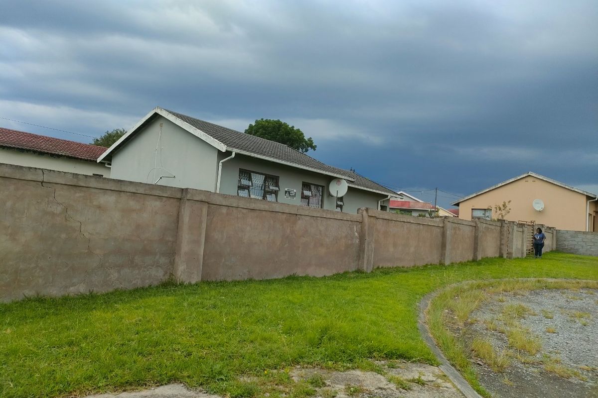 Charming 3-Bedroom Family Home in Tranquil Setting - Photo 4