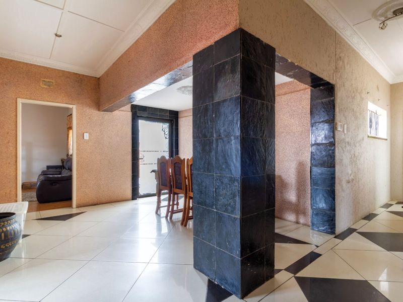 3 bedroom Charming Family Home with Entertainment Appeal in Crosby - Photo 4