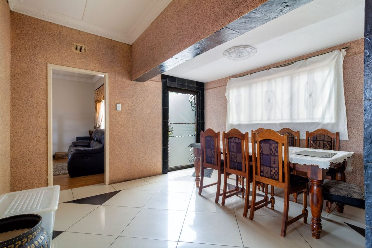 3 bedroom Charming Family Home with Entertainment Appeal in Crosby - Photo 5