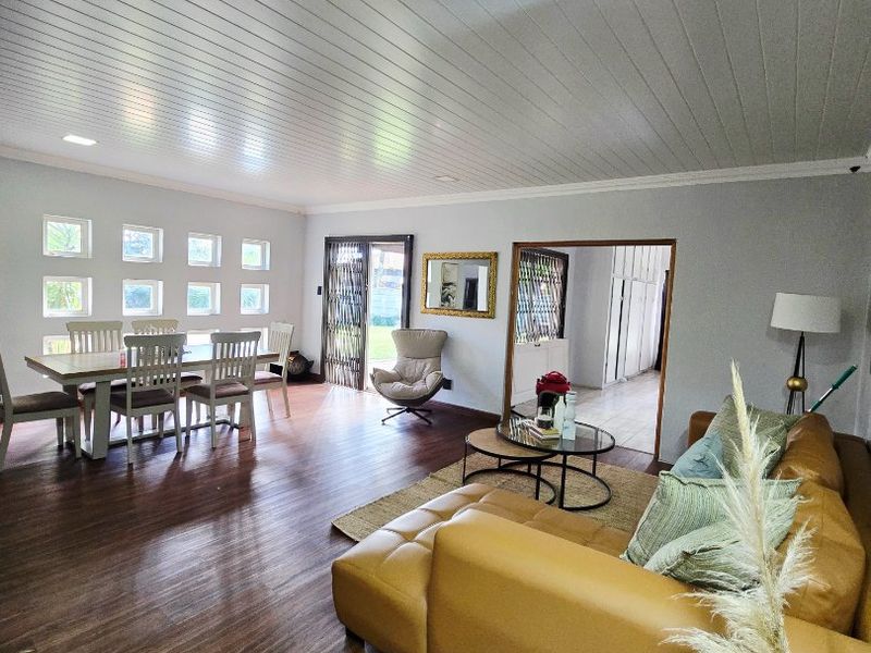 Expansive Family Living with Income-Generating Flatlet - Photo 8