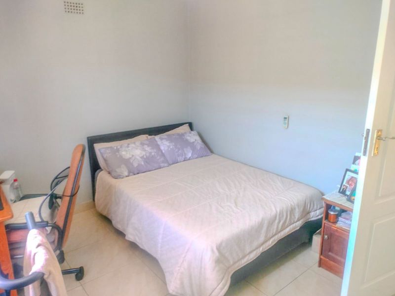 Spacious 4-Bedroom Family Home with Pool | Crawford - Photo 9