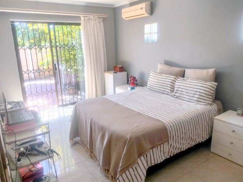 Spacious 4-Bedroom Family Home with Pool | Crawford - Photo 4