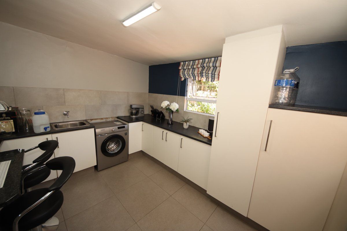 SPACIOUS 3-BED DUPLEX WITH GARDEN, POOL & LIFT – PET FRIENDLY! - Photo 3