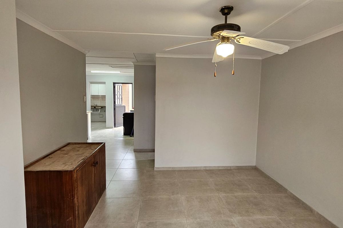 Newly renovated House - Photo 3