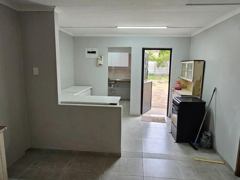 Newly renovated House - Photo 6