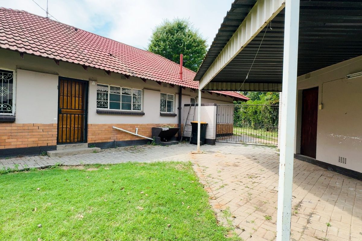 Sturdy home in Three Rivers - Photo 4