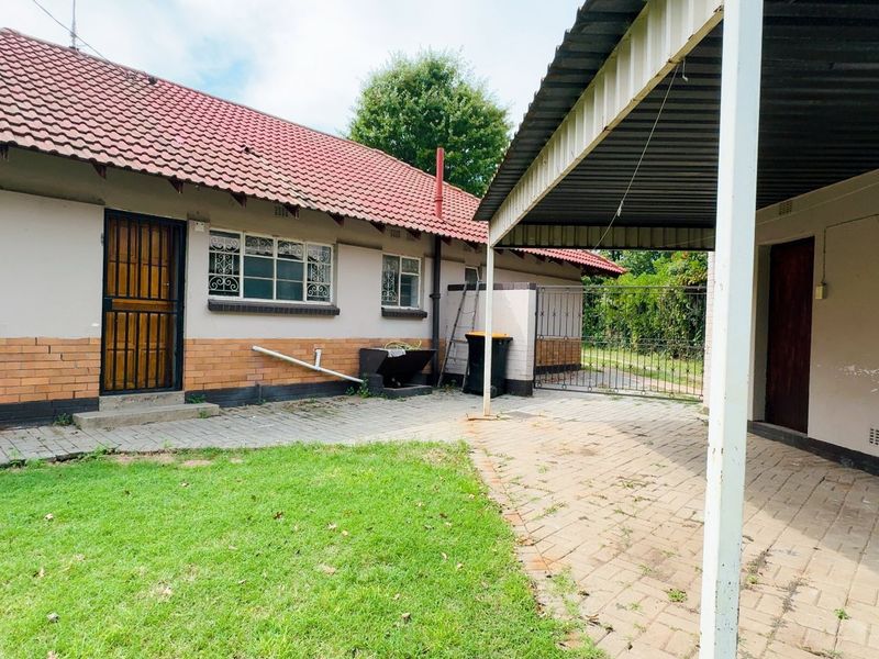 Sturdy home in Three Rivers - Photo 4