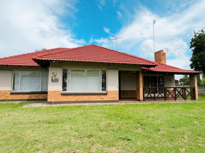 Sturdy home in Three Rivers - Photo 1
