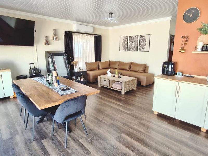 Stylish Turnkey Home in Secure Waterfront Estate - Photo 4