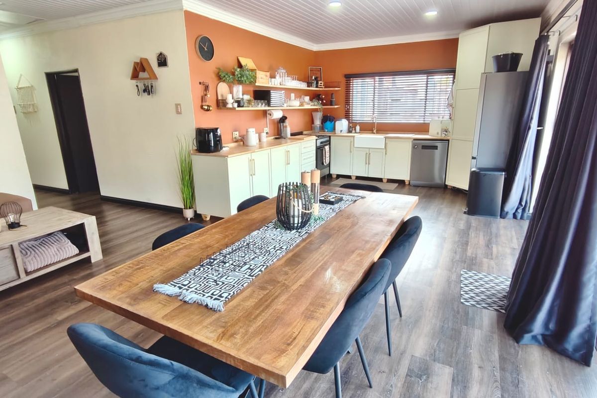 Stylish Turnkey Home in Secure Waterfront Estate - Photo 2