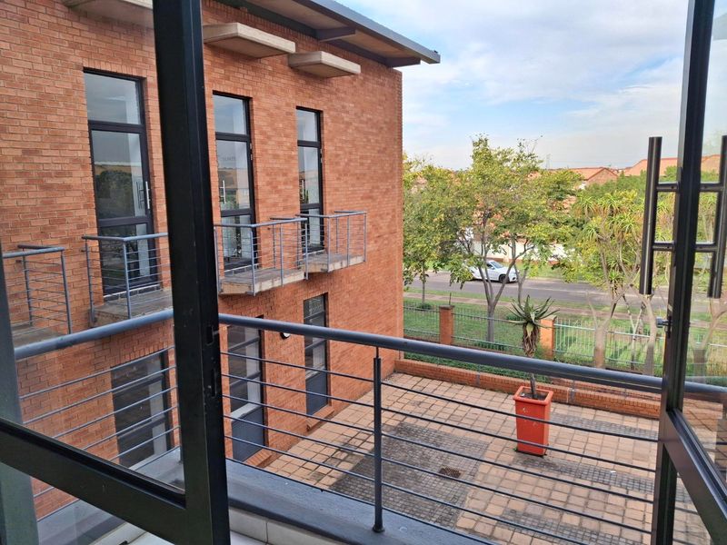 Hot Special on Offices at Eco Park – Limited Time Only! - Photo 2