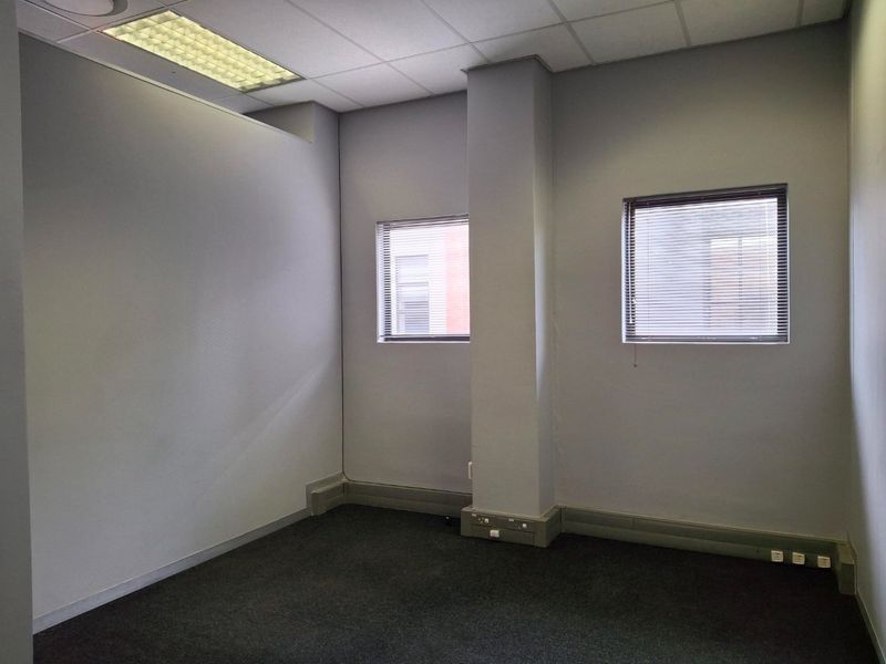 Hot Special on Offices at Eco Park – Limited Time Only! - Photo 6