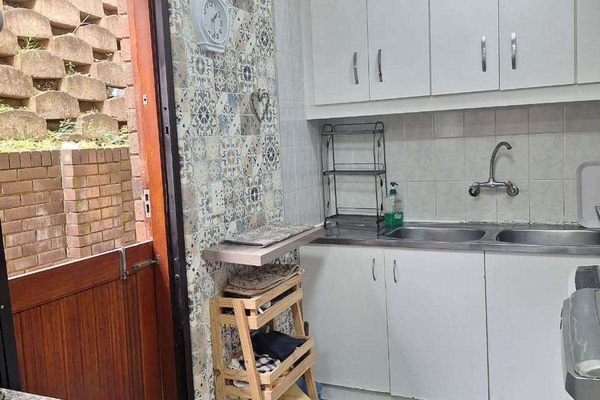 3 Bedrooms, 1.5 Bathrooms Townhouse To Let In Reservoir Hills, Durban - Photo 2