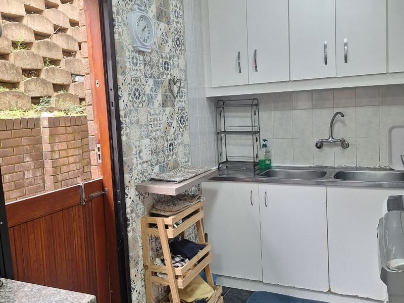 3 Bedrooms, 1.5 Bathrooms Townhouse To Let In Reservoir Hills, Durban - Photo 2