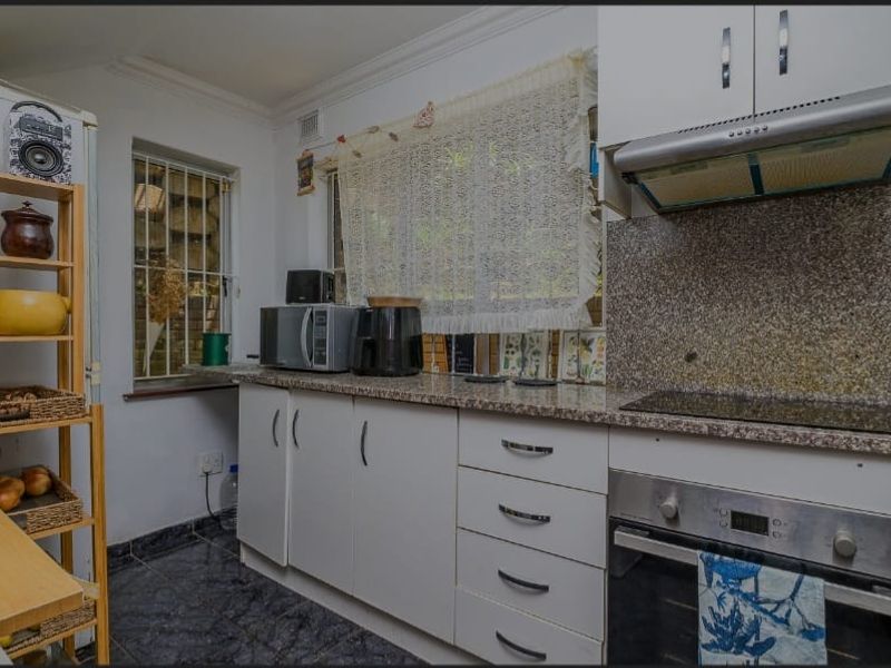 3 Bedrooms, 1.5 Bathrooms Townhouse To Let In Reservoir Hills, Durban - Photo 1
