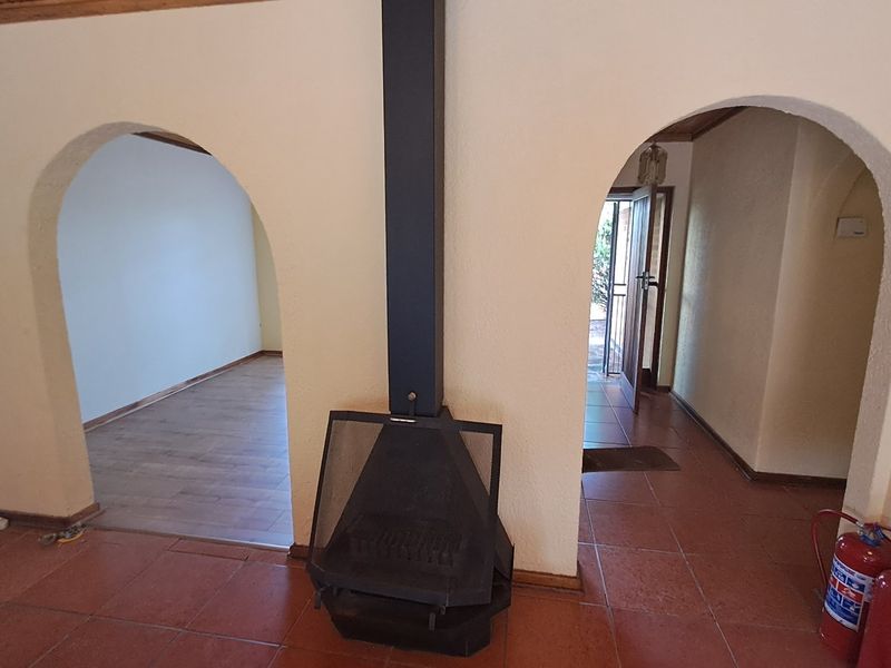 Perfect Family Home in Universitas Ridge - Photo 10