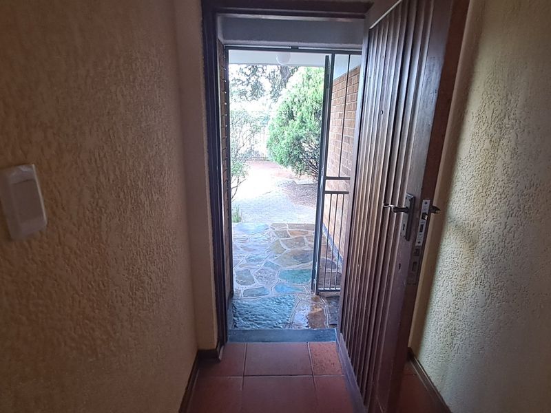 Perfect Family Home in Universitas Ridge - Photo 7