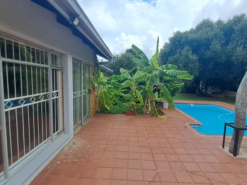 Perfect Family Home in Universitas Ridge - Photo 5