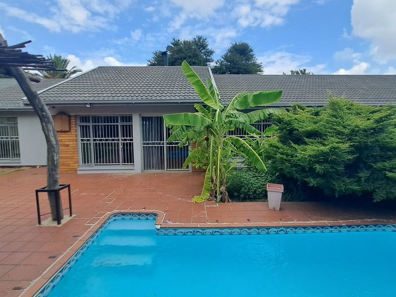 Perfect Family Home in Universitas Ridge - Photo 4