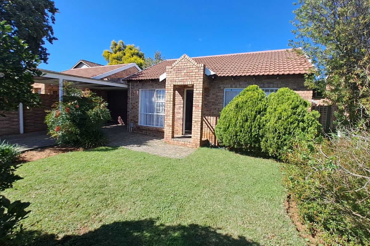 2 bedroom townhouse in popular suburb - Photo 3