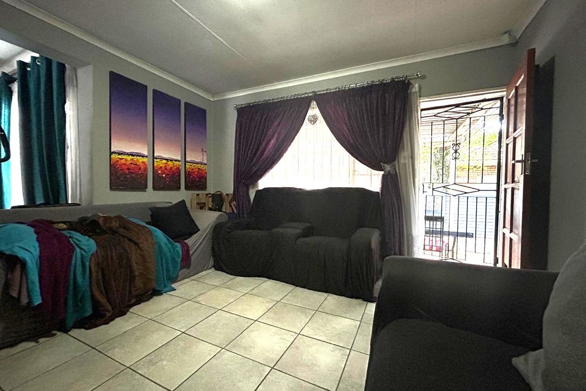 3 Bedroom Townhouse in Highveld - Photo 5