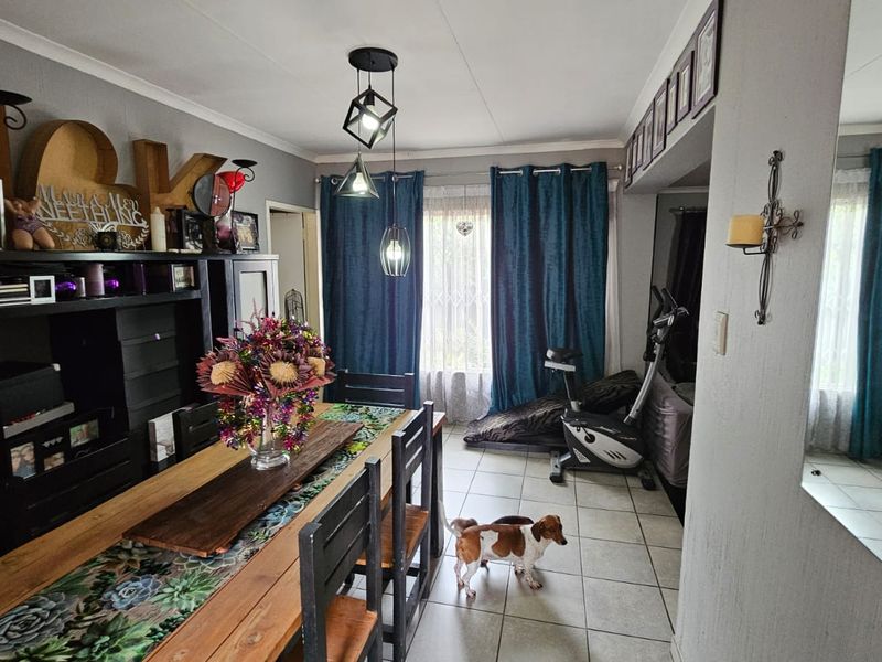 3 Bedroom Townhouse in Highveld - Photo 4