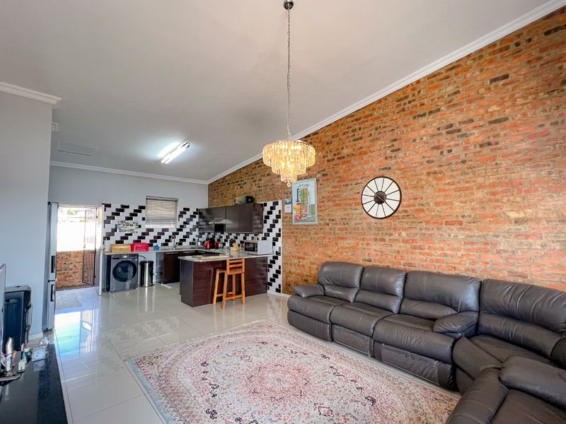 Spacious 3 Bedroom Penthouse in Solheim Germiston - Photo 10