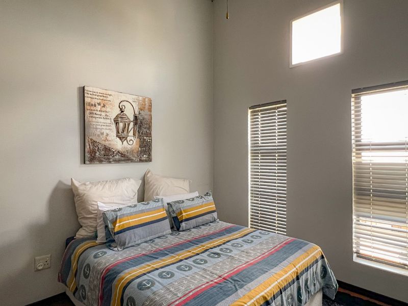 Spacious 3 Bedroom Penthouse in Solheim Germiston - Photo 6