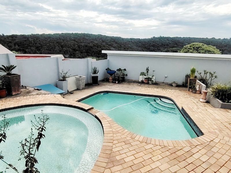 3 Bedroom House for Sale in Beacon Bay  - Photo 8