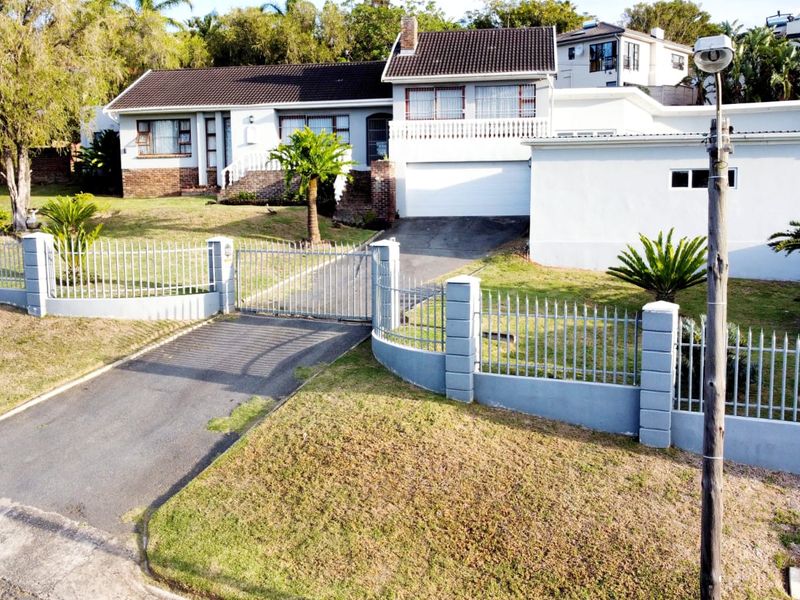 3 Bedroom House for Sale in Beacon Bay  - Photo 7