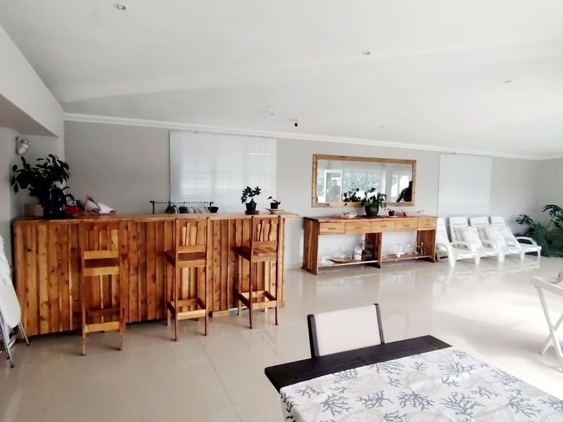 3 Bedroom House for Sale in Beacon Bay  - Photo 10