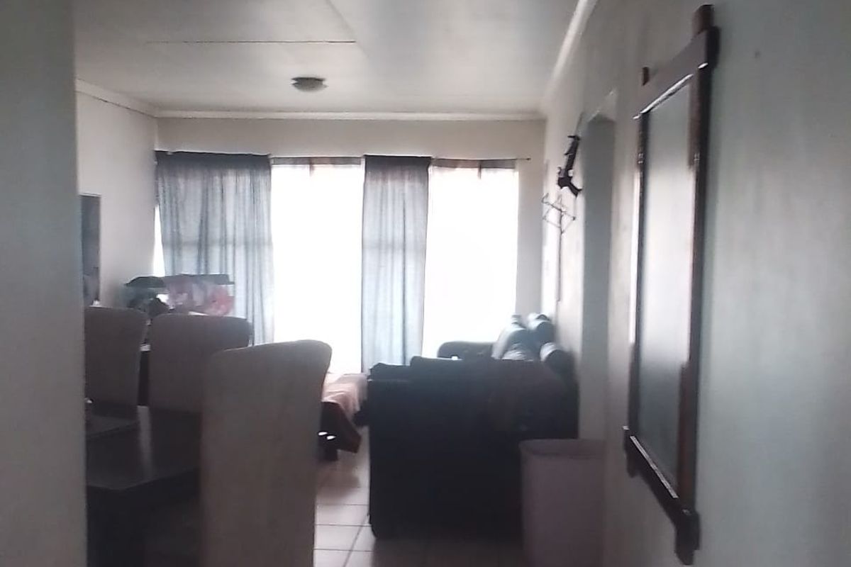 Ideally located 2 bedroom apartment - Photo 3