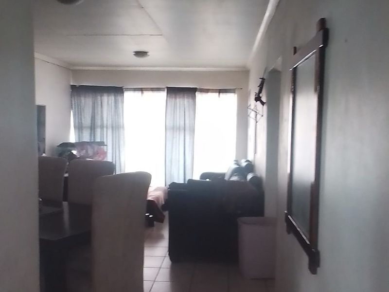 Ideally located 2 bedroom apartment - Photo 3