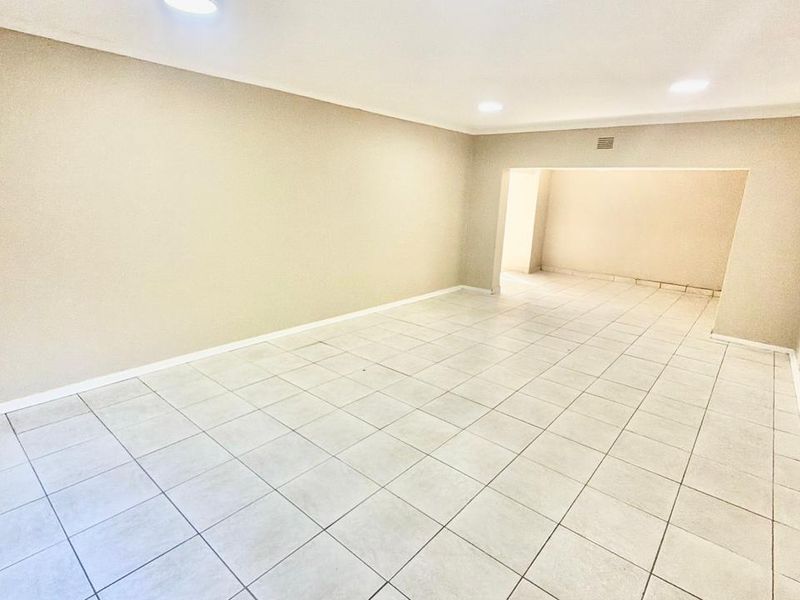 Perfect family home in La Hoff  - Photo 8