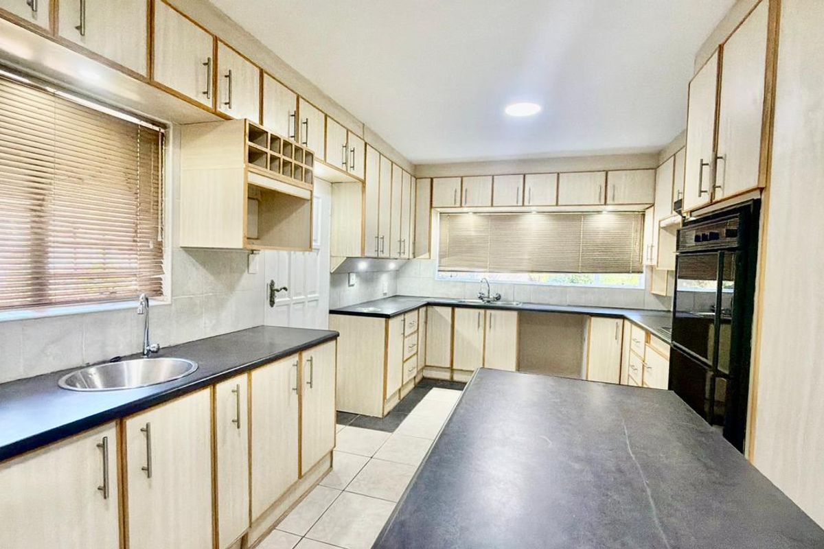 Perfect family home in La Hoff  - Photo 5