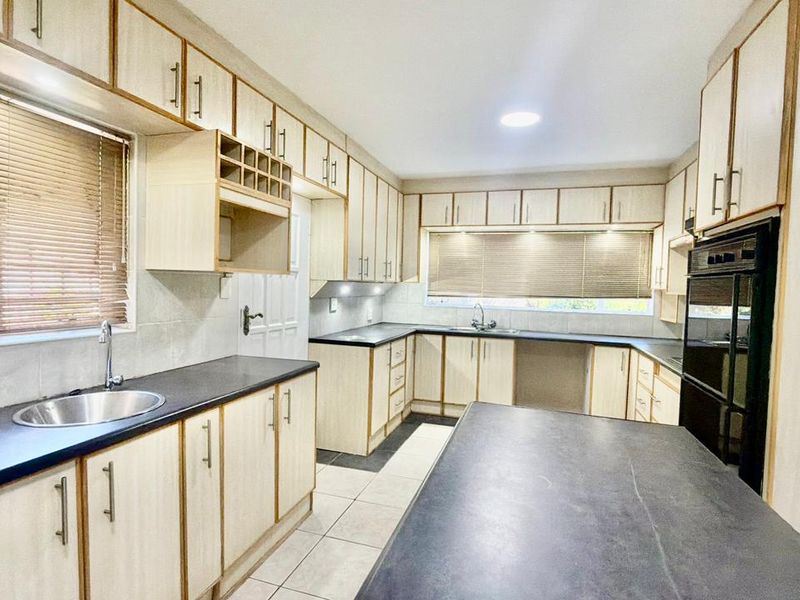 Perfect family home in La Hoff  - Photo 5