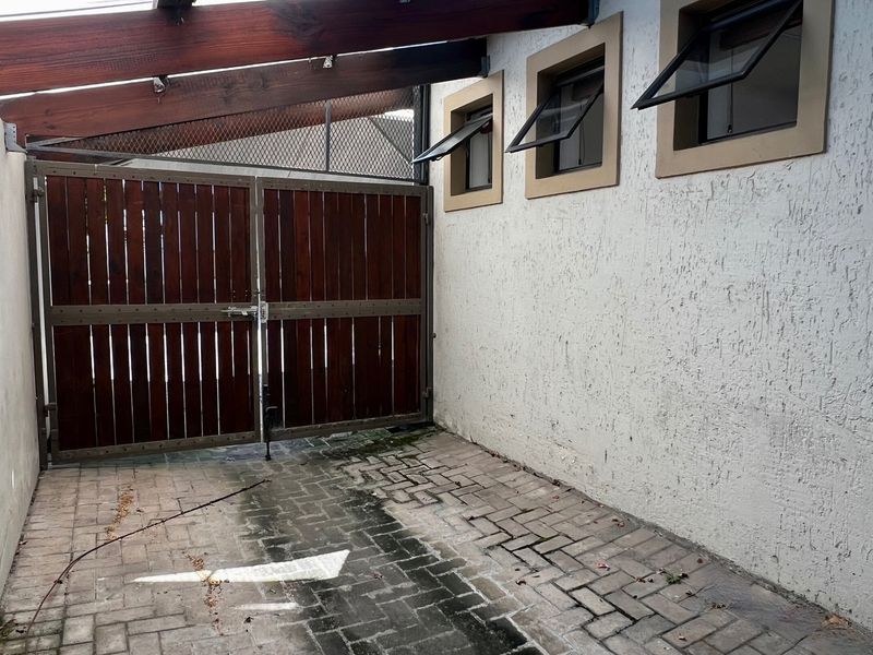 PRIME INVESTMENT OPPORTUNITY - SECURE UNIT WITH IMMEDIATE RENTAL INCOME - Photo 9