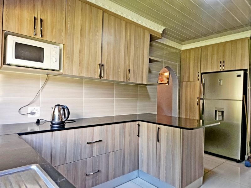 Stunning 4-Bedroom Family Home for Sale in Norkem Park - Photo 6