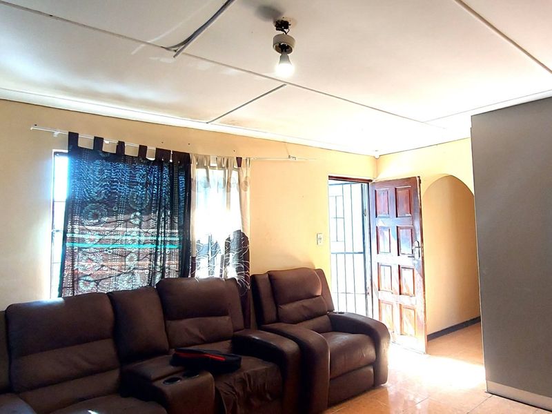 Investment Opportunity – Value, Space & Income Potential - Photo 5