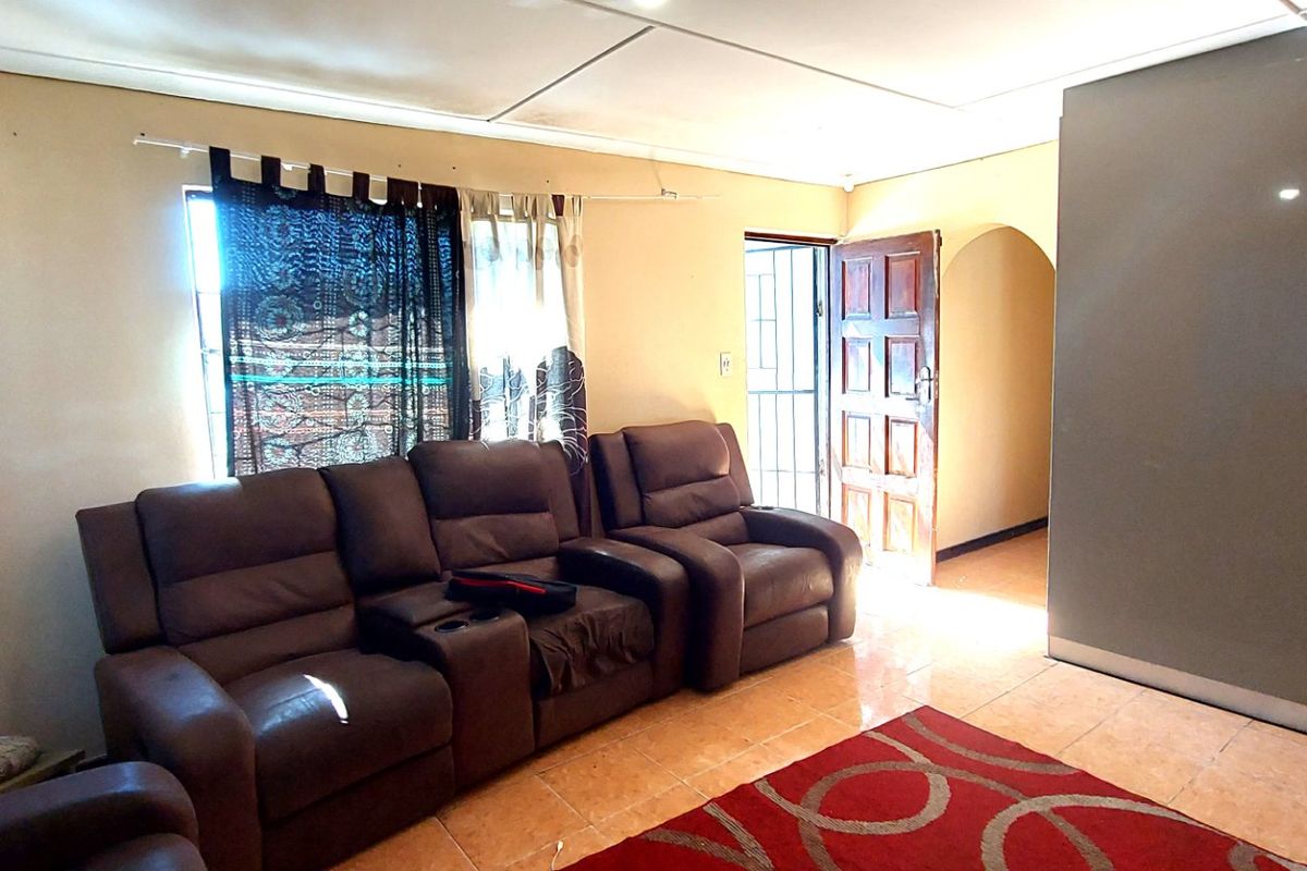 Investment Opportunity – Value, Space & Income Potential - Photo 4