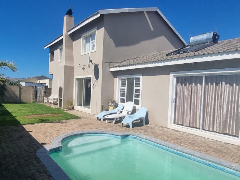 Spacious Ground Floor Apartment with Pool Access – to let in Central Jeffreys Bay - Photo 4