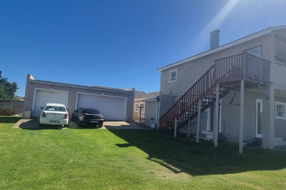 Spacious Ground Floor Apartment with Pool Access – to let in Central Jeffreys Bay - Photo 3